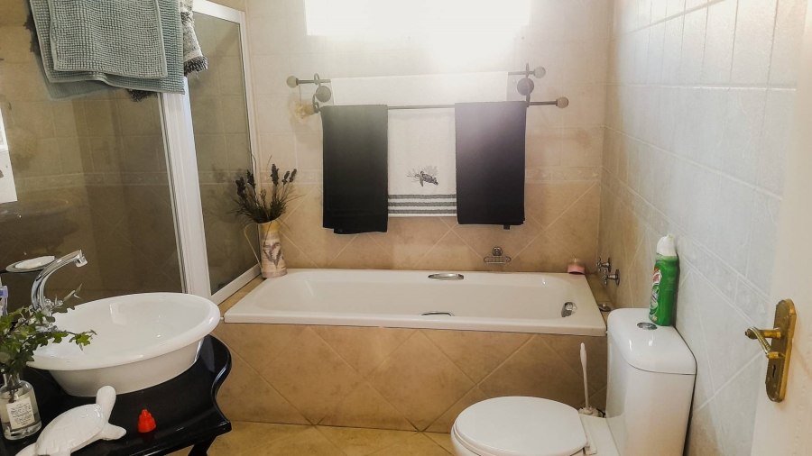 4 Bedroom Property for Sale in Melodie North West